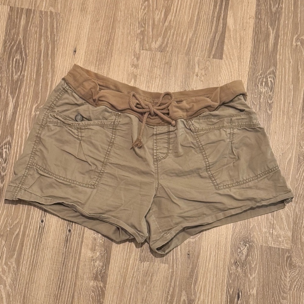 Old Navy Women's Tan Cargo Shorts